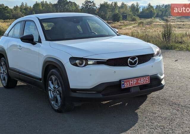 Белый Мазда MX-30, объемом двигателя 0 л и пробегом 105 тыс. км за 13800 $, фото 22 на Automoto.ua