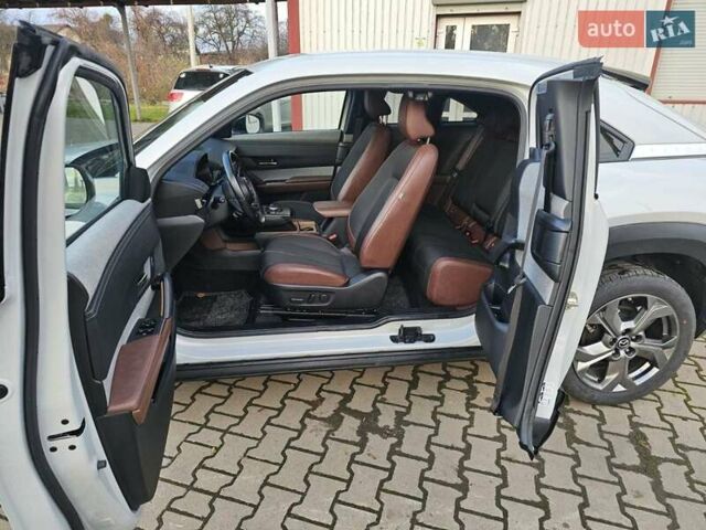 Білий Мазда MX-30, об'ємом двигуна 0 л та пробігом 12 тис. км за 14900 $, фото 13 на Automoto.ua