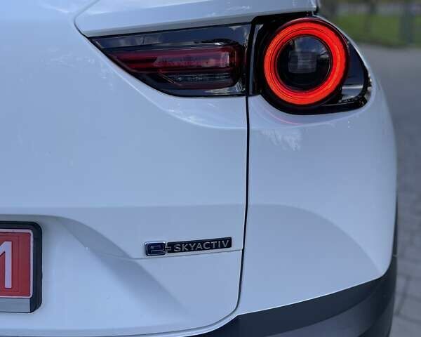 Белый Мазда MX-30, объемом двигателя 0 л и пробегом 26 тыс. км за 14400 $, фото 24 на Automoto.ua