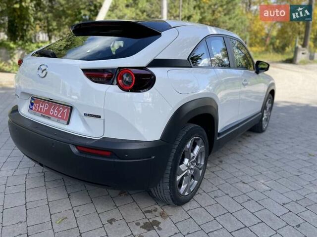 Белый Мазда MX-30, объемом двигателя 0 л и пробегом 26 тыс. км за 14400 $, фото 13 на Automoto.ua