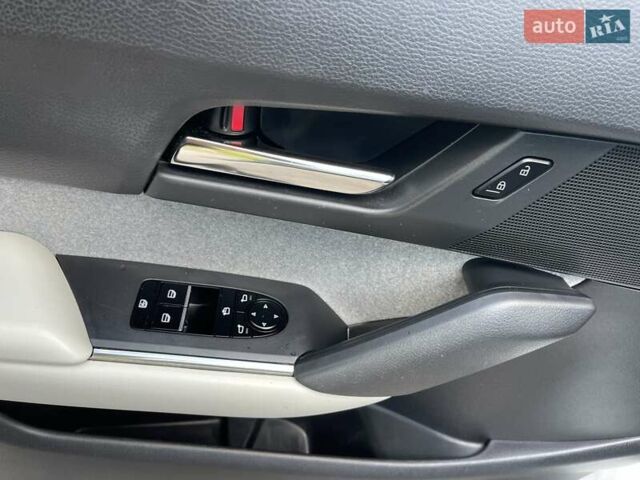 Белый Мазда MX-30, объемом двигателя 0 л и пробегом 26 тыс. км за 14400 $, фото 45 на Automoto.ua