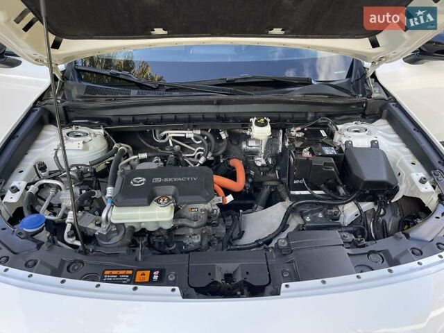 Белый Мазда MX-30, объемом двигателя 0 л и пробегом 26 тыс. км за 14400 $, фото 62 на Automoto.ua