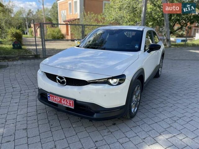 Белый Мазда MX-30, объемом двигателя 0 л и пробегом 26 тыс. км за 14400 $, фото 2 на Automoto.ua