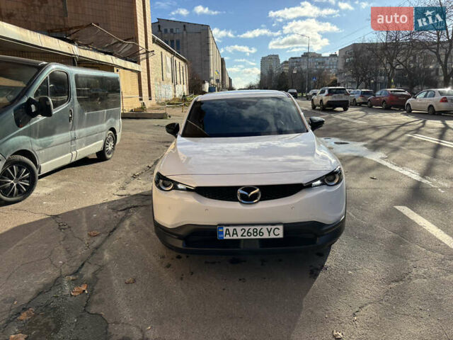 Білий Мазда MX-30, об'ємом двигуна 0 л та пробігом 41 тис. км за 14700 $, фото 1 на Automoto.ua