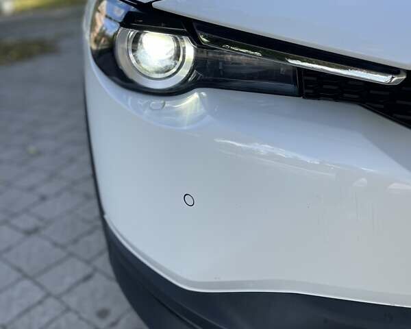 Белый Мазда MX-30, объемом двигателя 0 л и пробегом 26 тыс. км за 14400 $, фото 27 на Automoto.ua