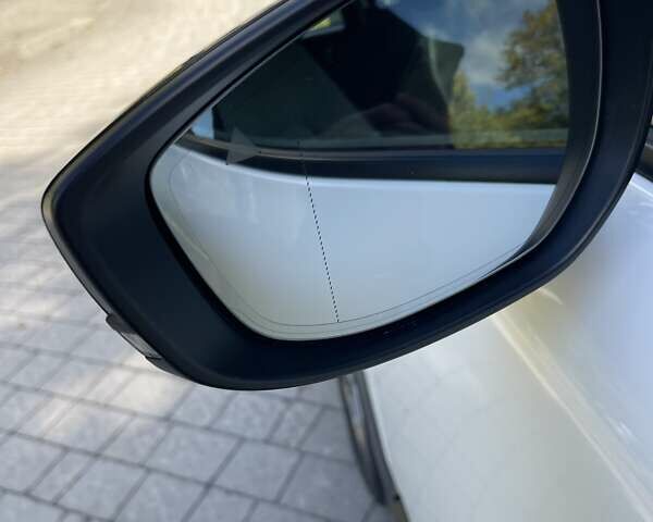 Белый Мазда MX-30, объемом двигателя 0 л и пробегом 26 тыс. км за 14400 $, фото 28 на Automoto.ua