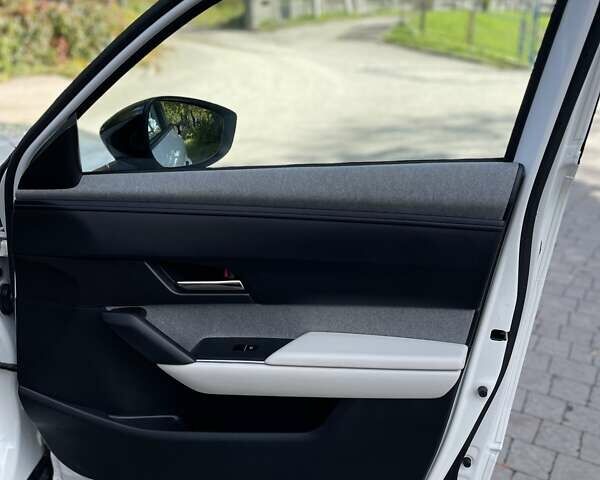 Белый Мазда MX-30, объемом двигателя 0 л и пробегом 26 тыс. км за 14400 $, фото 36 на Automoto.ua