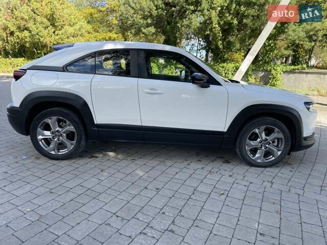 Белый Мазда MX-30, объемом двигателя 0 л и пробегом 26 тыс. км за 14400 $, фото 10 на Automoto.ua