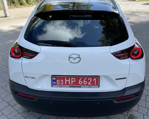 Белый Мазда MX-30, объемом двигателя 0 л и пробегом 26 тыс. км за 14400 $, фото 16 на Automoto.ua