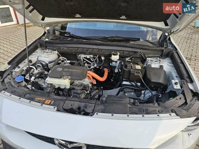 Білий Мазда MX-30, об'ємом двигуна 0 л та пробігом 12 тис. км за 14900 $, фото 5 на Automoto.ua