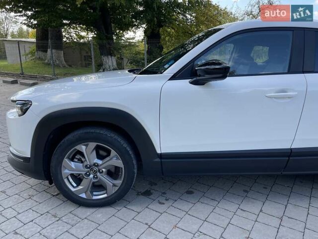 Белый Мазда MX-30, объемом двигателя 0 л и пробегом 26 тыс. км за 14400 $, фото 22 на Automoto.ua