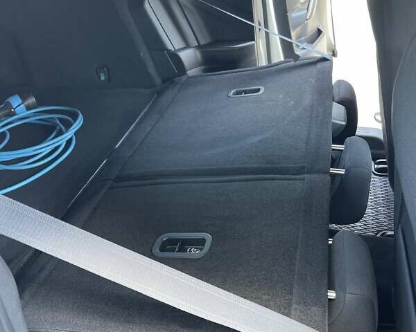 Белый Мазда MX-30, объемом двигателя 0 л и пробегом 26 тыс. км за 14400 $, фото 50 на Automoto.ua