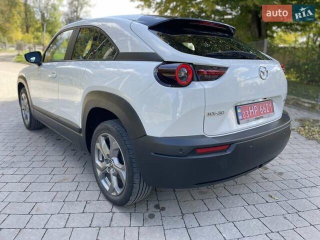 Белый Мазда MX-30, объемом двигателя 0 л и пробегом 26 тыс. км за 14400 $, фото 18 на Automoto.ua
