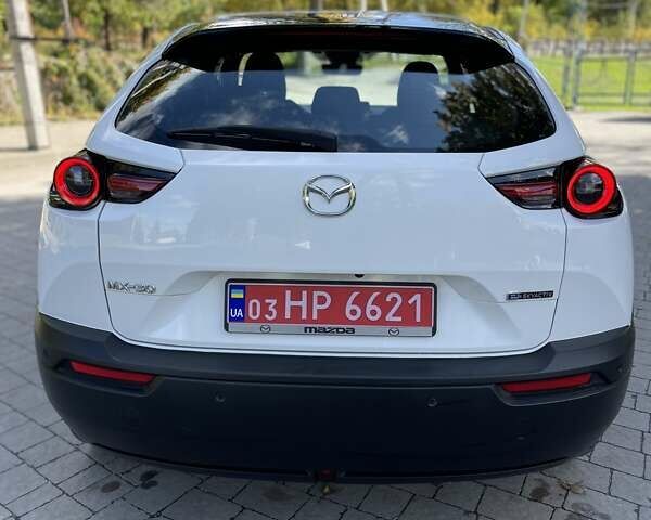 Белый Мазда MX-30, объемом двигателя 0 л и пробегом 26 тыс. км за 14400 $, фото 15 на Automoto.ua