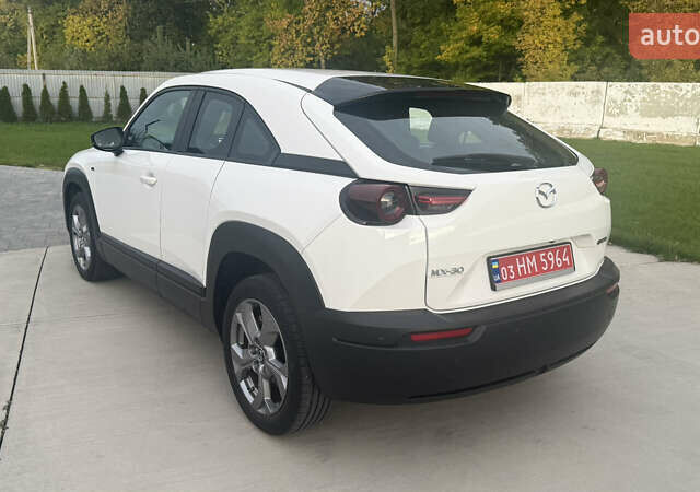 Белый Мазда MX-30, объемом двигателя 0 л и пробегом 27 тыс. км за 14700 $, фото 7 на Automoto.ua