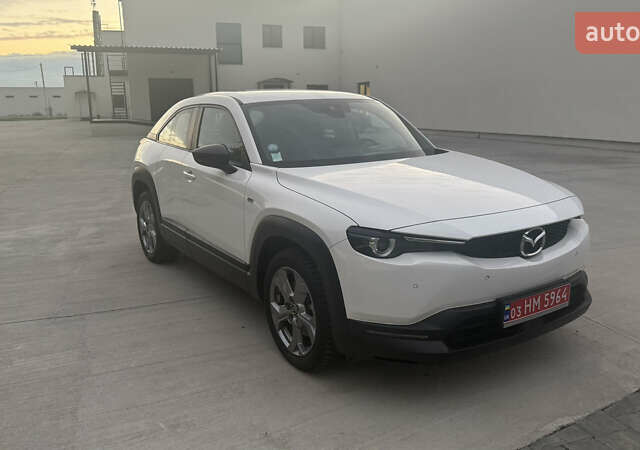 Белый Мазда MX-30, объемом двигателя 0 л и пробегом 27 тыс. км за 14700 $, фото 5 на Automoto.ua