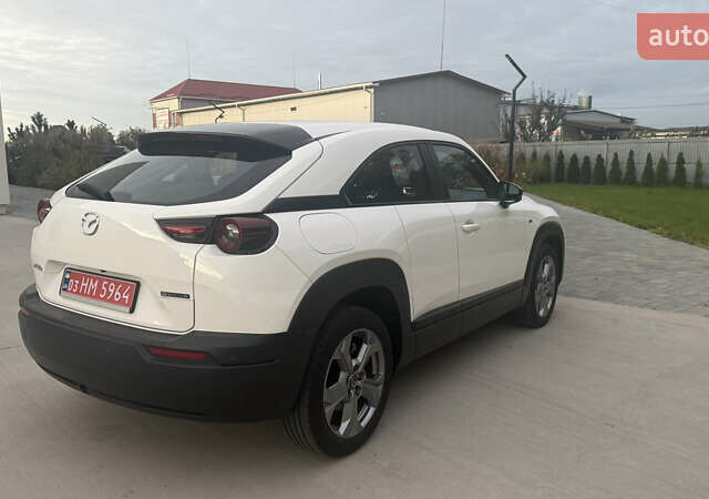 Белый Мазда MX-30, объемом двигателя 0 л и пробегом 27 тыс. км за 14700 $, фото 8 на Automoto.ua