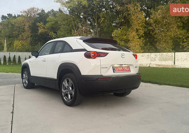 Белый Мазда MX-30, объемом двигателя 0 л и пробегом 27 тыс. км за 14700 $, фото 4 на Automoto.ua