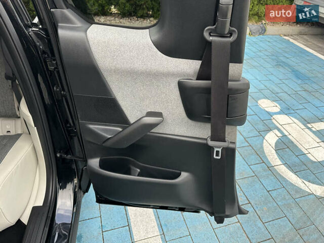 Черный Мазда MX-30, объемом двигателя 0 л и пробегом 36 тыс. км за 15200 $, фото 55 на Automoto.ua