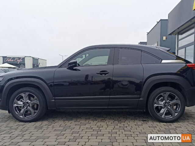 Черный Мазда MX-30, объемом двигателя 36 л и пробегом 25 тыс. км за 20500 $, фото 3 на Automoto.ua