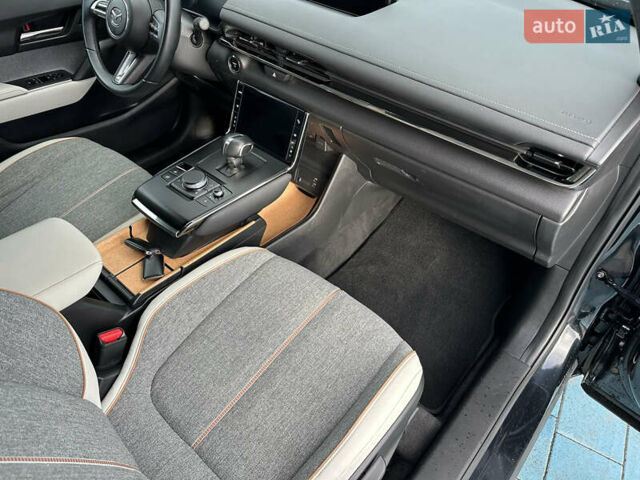 Черный Мазда MX-30, объемом двигателя 0 л и пробегом 36 тыс. км за 15200 $, фото 48 на Automoto.ua
