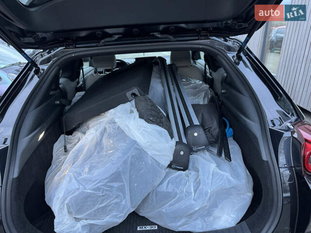 Черный Мазда MX-30, объемом двигателя 0 л и пробегом 68 тыс. км за 14500 $, фото 19 на Automoto.ua