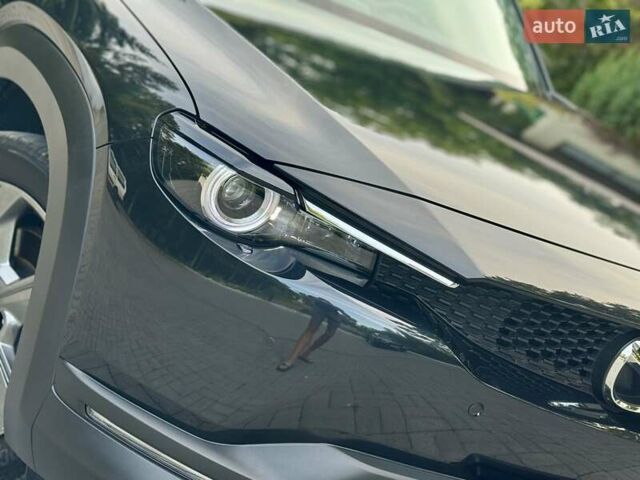 Черный Мазда MX-30, объемом двигателя 0 л и пробегом 38 тыс. км за 14600 $, фото 4 на Automoto.ua