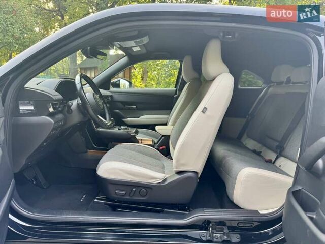 Черный Мазда MX-30, объемом двигателя 0 л и пробегом 38 тыс. км за 14600 $, фото 64 на Automoto.ua