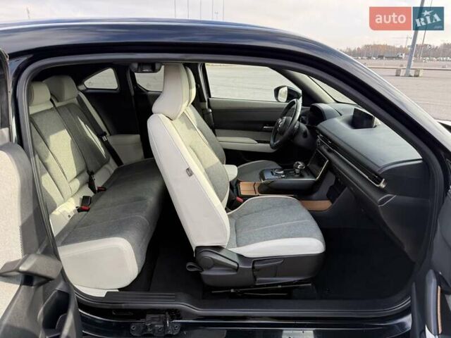 Черный Мазда MX-30, объемом двигателя 0 л и пробегом 26 тыс. км за 14600 $, фото 36 на Automoto.ua