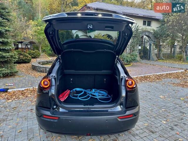 Чорний Мазда MX-30, об'ємом двигуна 0 л та пробігом 40 тис. км за 14550 $, фото 93 на Automoto.ua