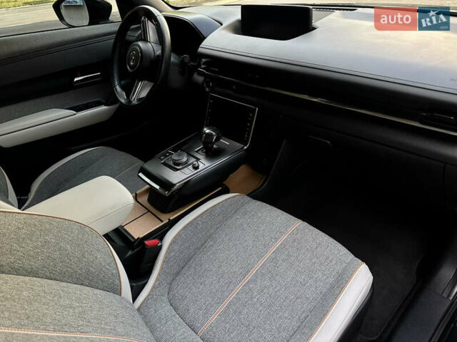 Чорний Мазда MX-30, об'ємом двигуна 0 л та пробігом 27 тис. км за 15700 $, фото 44 на Automoto.ua