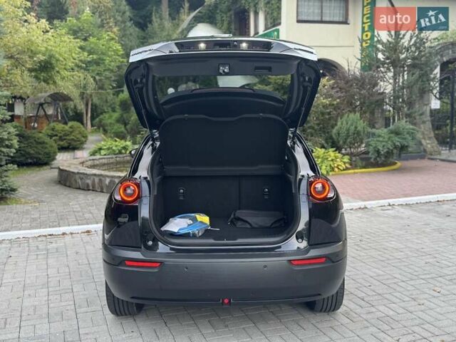 Черный Мазда MX-30, объемом двигателя 0 л и пробегом 38 тыс. км за 14600 $, фото 118 на Automoto.ua