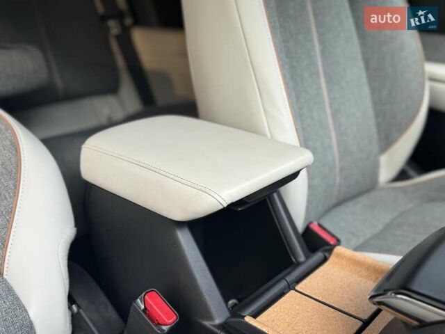 Черный Мазда MX-30, объемом двигателя 0 л и пробегом 38 тыс. км за 14950 $, фото 157 на Automoto.ua