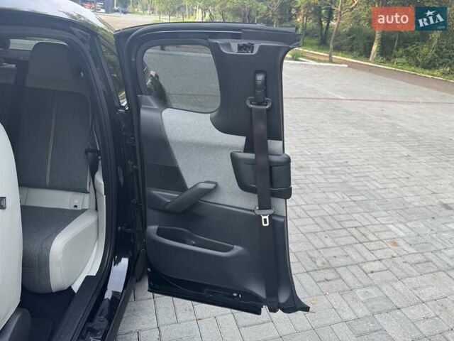 Черный Мазда MX-30, объемом двигателя 0 л и пробегом 38 тыс. км за 14600 $, фото 110 на Automoto.ua