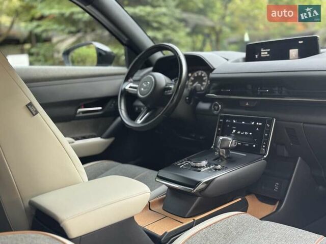 Черный Мазда MX-30, объемом двигателя 0 л и пробегом 38 тыс. км за 14600 $, фото 105 на Automoto.ua