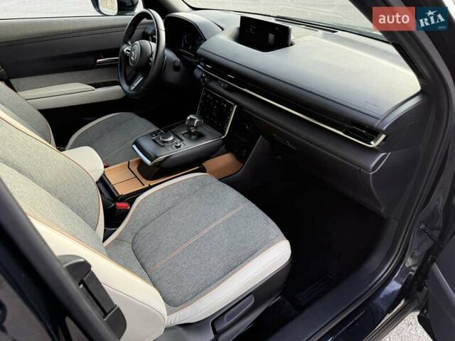 Черный Мазда MX-30, объемом двигателя 0 л и пробегом 26 тыс. км за 14600 $, фото 35 на Automoto.ua