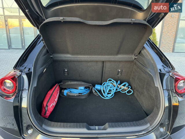 Черный Мазда MX-30, объемом двигателя 0 л и пробегом 20 тыс. км за 14500 $, фото 69 на Automoto.ua