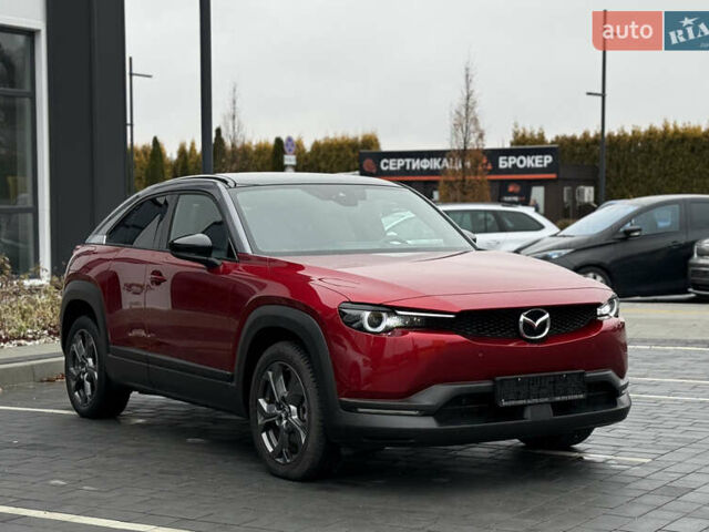 Красный Мазда MX-30, объемом двигателя 0 л и пробегом 87 тыс. км за 14400 $, фото 2 на Automoto.ua