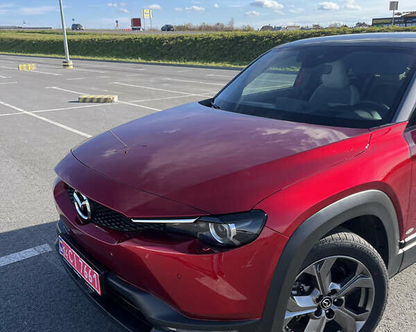 Мазда MX-30 2020 в Львове на Automoto.ua Красный Мазда MX-30, объемом двигателя 0 л и пробегом 61 тыс. км за 14700 $, фото 1 на Automoto.ua