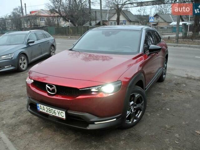 Красный Мазда MX-30, объемом двигателя 0 л и пробегом 13 тыс. км за 17900 $, фото 1 на Automoto.ua