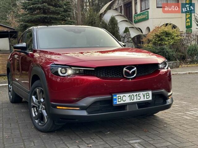 Красный Мазда MX-30, объемом двигателя 0 л и пробегом 44 тыс. км за 15800 $, фото 2 на Automoto.ua