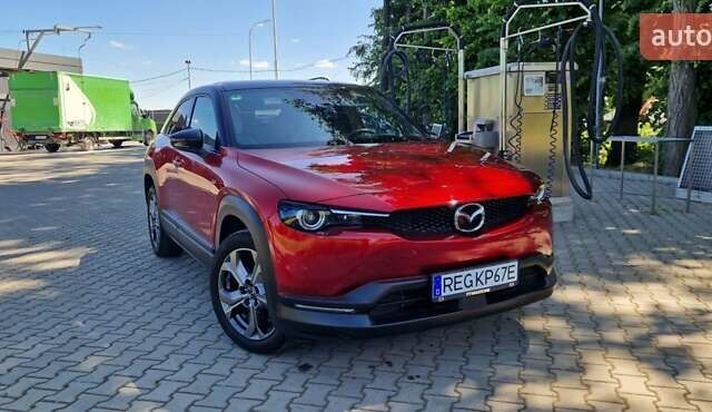 Красный Мазда MX-30, объемом двигателя 0 л и пробегом 26 тыс. км за 15899 $, фото 52 на Automoto.ua