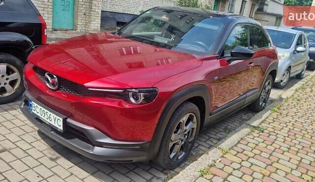 Красный Мазда MX-30, объемом двигателя 0 л и пробегом 26 тыс. км за 15899 $, фото 69 на Automoto.ua