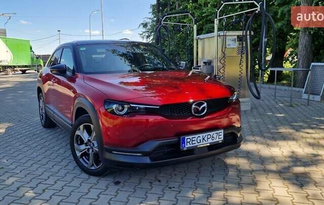 Красный Мазда MX-30, объемом двигателя 0 л и пробегом 26 тыс. км за 15899 $, фото 11 на Automoto.ua