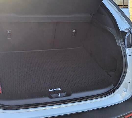 Мазда MX-30, объемом двигателя 0 л и пробегом 100 тыс. км за 13950 $, фото 11 на Automoto.ua