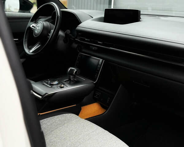 Мазда MX-30, объемом двигателя 0 л и пробегом 44 тыс. км за 14900 $, фото 10 на Automoto.ua