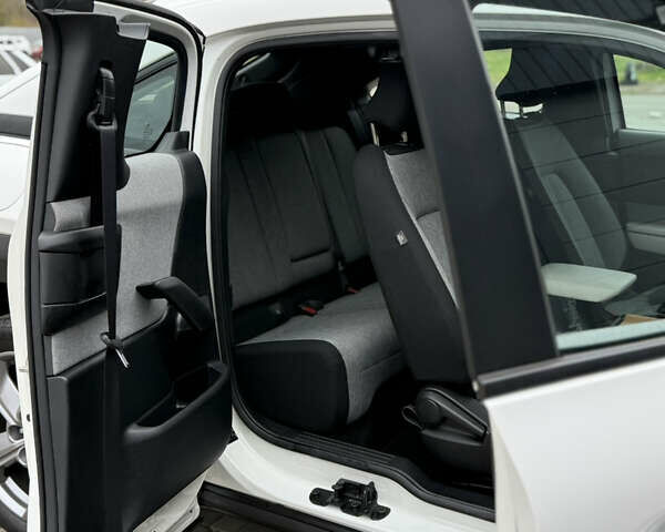 Мазда MX-30, объемом двигателя 0 л и пробегом 44 тыс. км за 14900 $, фото 12 на Automoto.ua