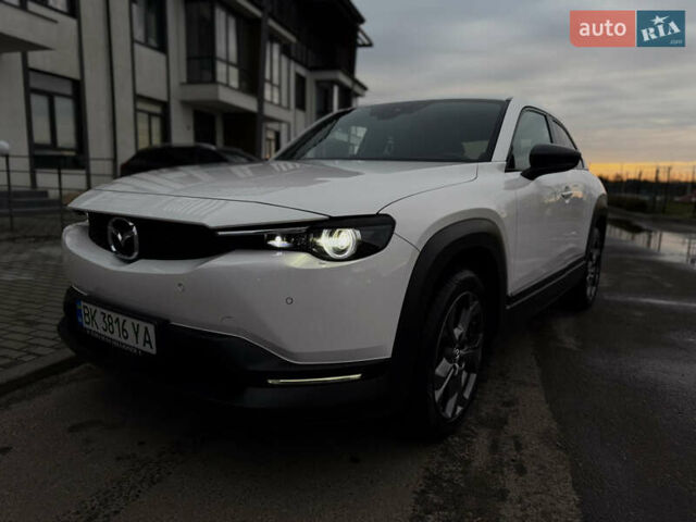 Мазда MX-30, объемом двигателя 0 л и пробегом 25 тыс. км за 16000 $, фото 1 на Automoto.ua