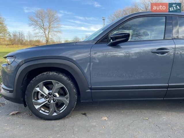 Серый Мазда MX-30, объемом двигателя 0 л и пробегом 58 тыс. км за 14300 $, фото 5 на Automoto.ua