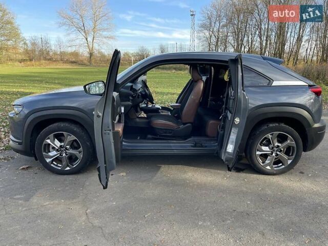 Серый Мазда MX-30, объемом двигателя 0 л и пробегом 58 тыс. км за 14300 $, фото 58 на Automoto.ua